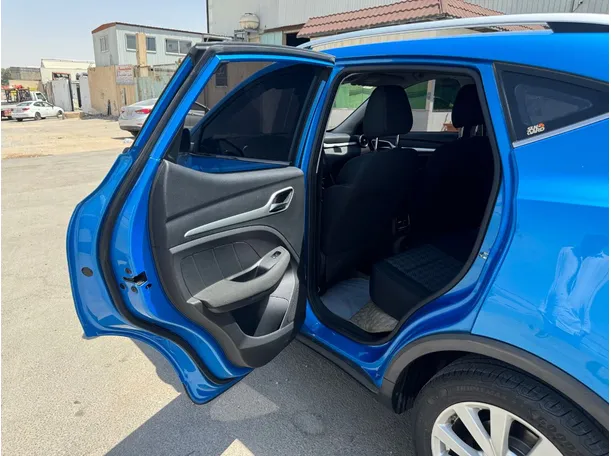 Car image 13