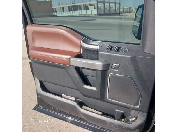Car image 32