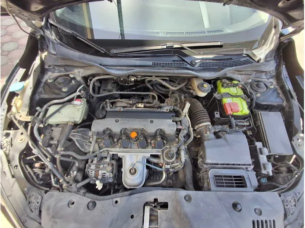 Car image 18