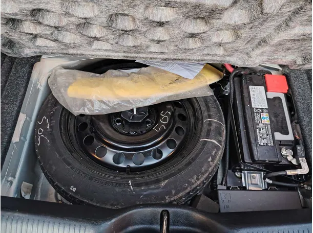 Car image 21