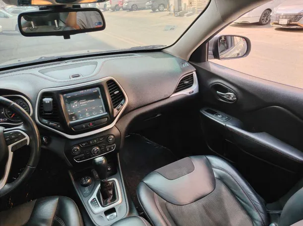 Car image 20