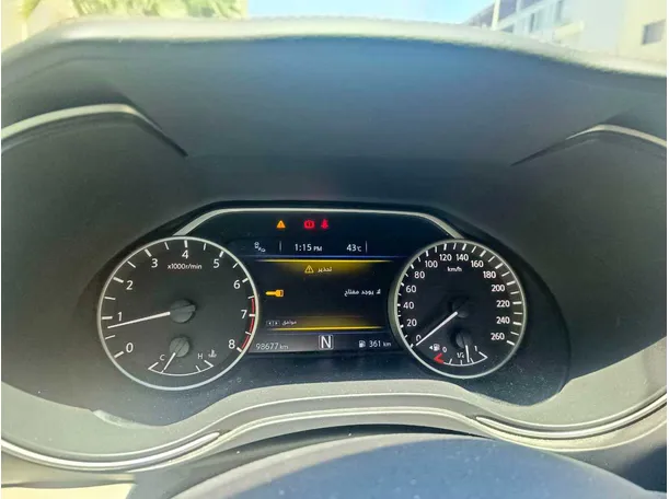 Car image 30