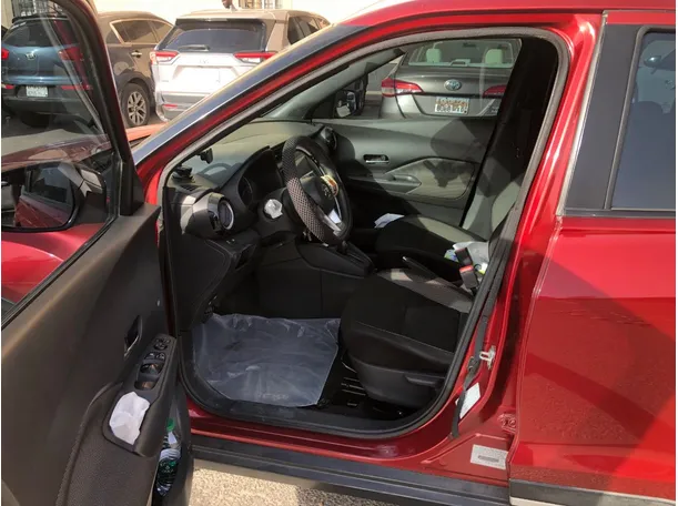 Car image 11