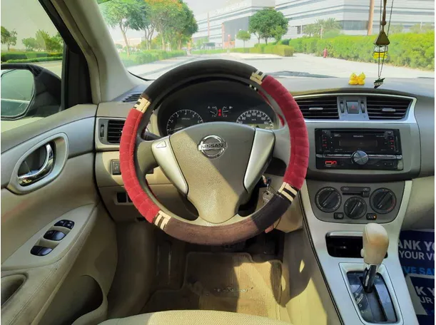 Car image 14