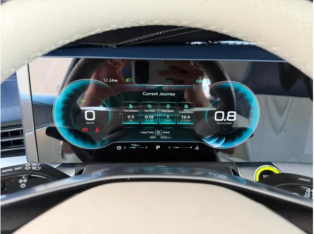 Car image 24