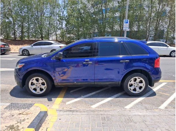 Car image 4