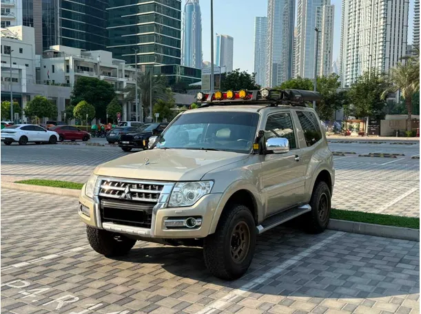 2017 Mitsubishi Pajero in Dubai