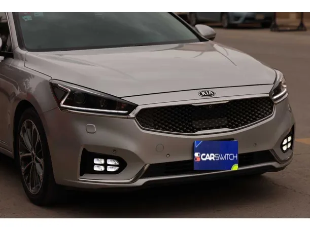 Car image 7