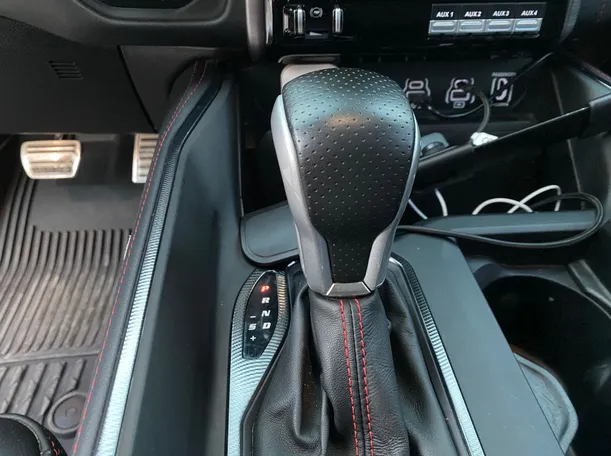 Car image 16