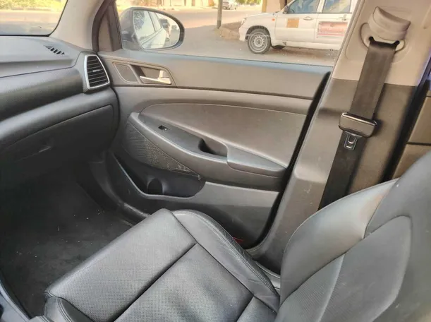 Car image 39