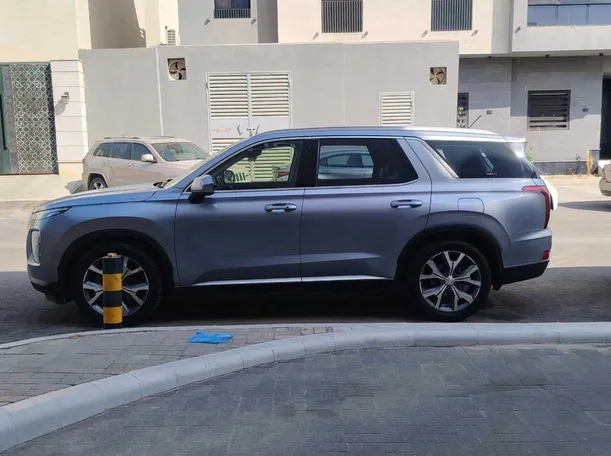 Car image 8