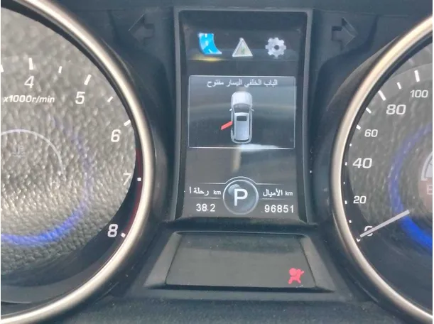 Car image 18