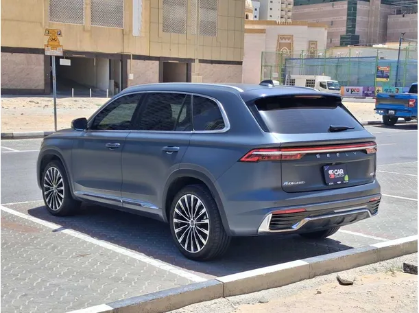 Car image 7