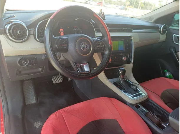 Car image 11