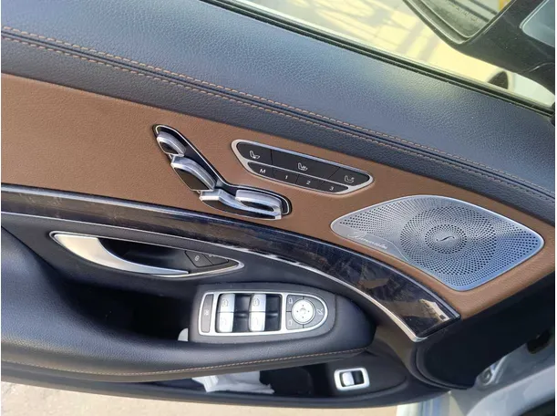 Car image 35