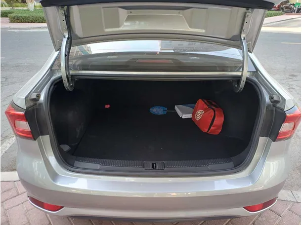 Car image 20