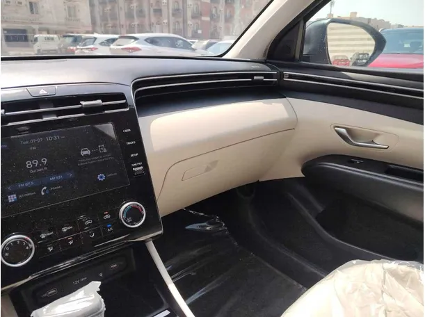 Car image 27