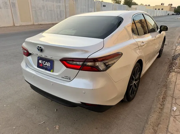 Car image 6