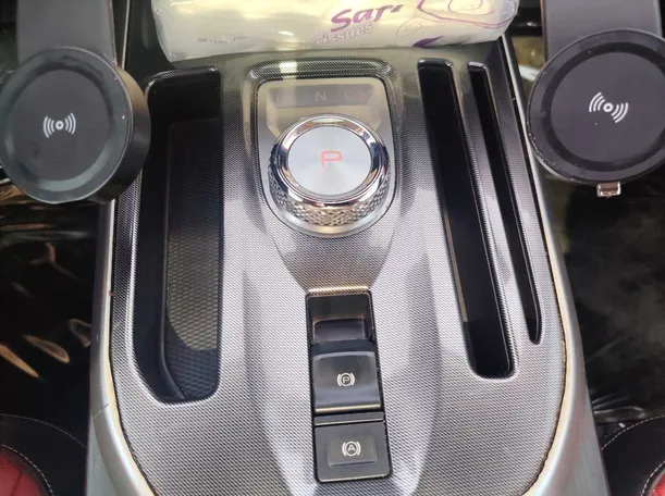 Car image 20
