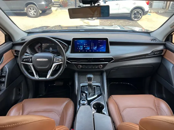Car image 16
