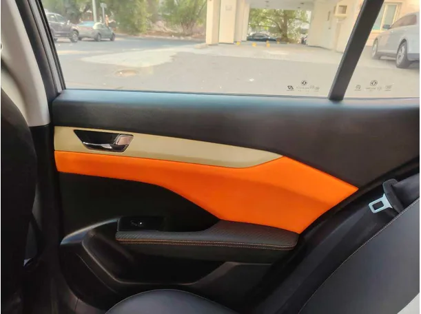 Car image 35
