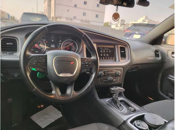 Car image 26