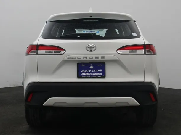 Car image 12