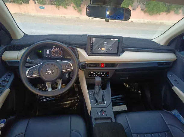 Car image 18