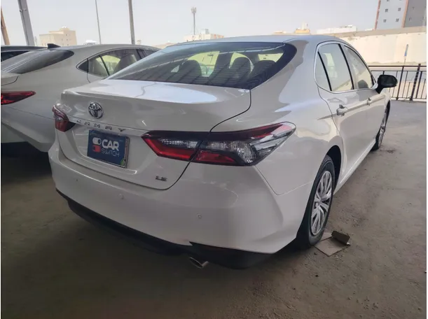 Car image 5