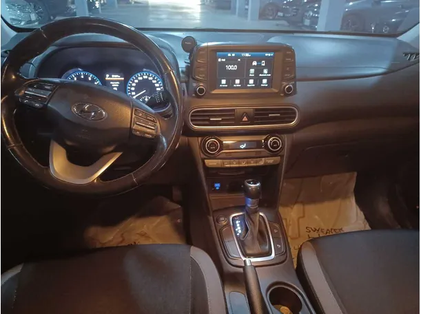 Car image 16