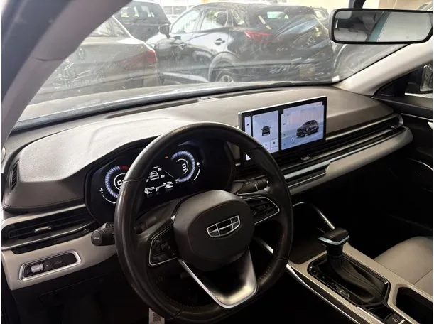 Car image 9