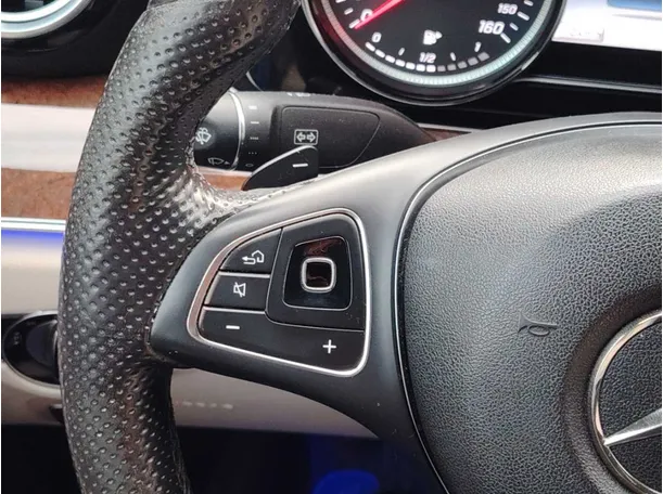 Car image 33