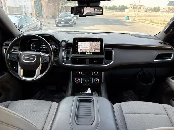 Car image 18