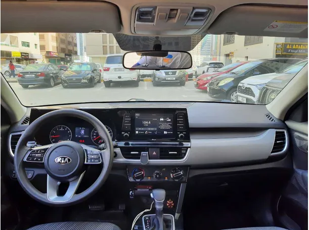 Car image 15