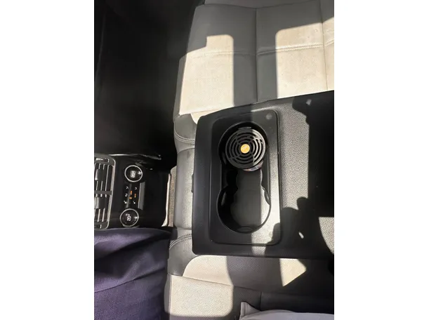 Car image 25