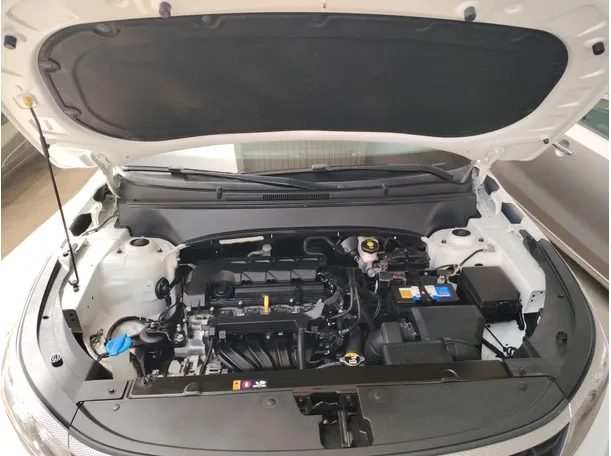 Car image 30