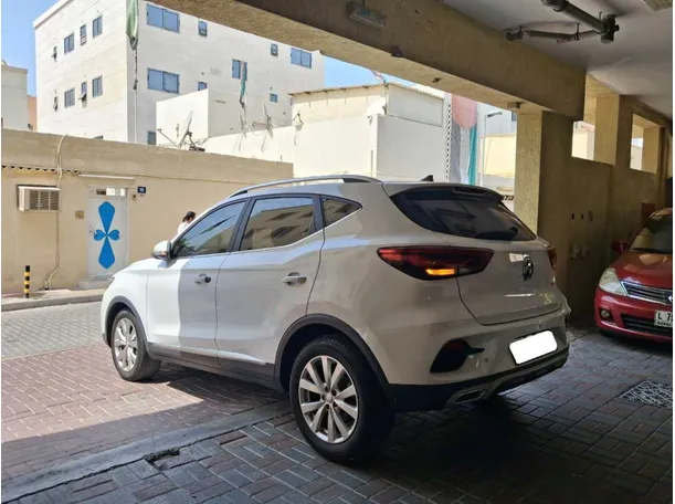 Car image 7