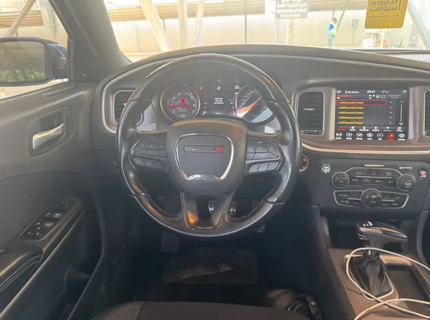 Car image 18