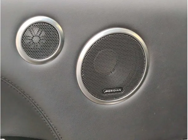 Car image 34