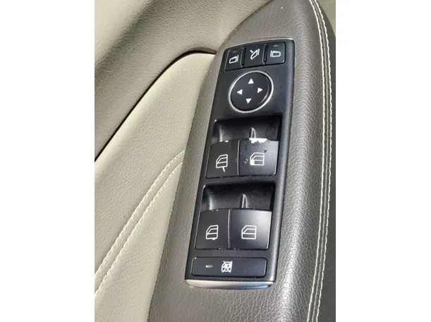 Car image 34