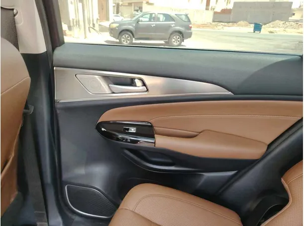 Car image 41