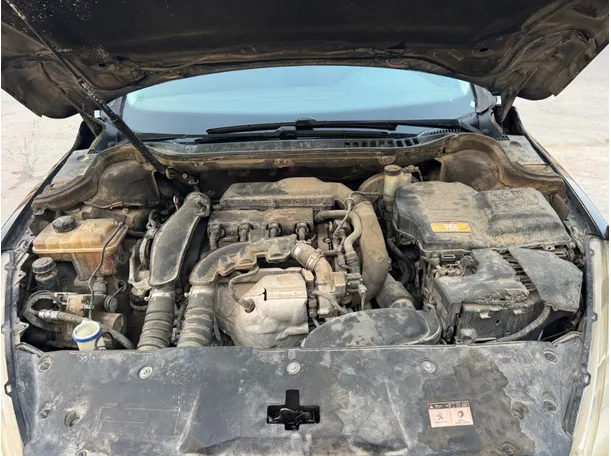 Car image 21