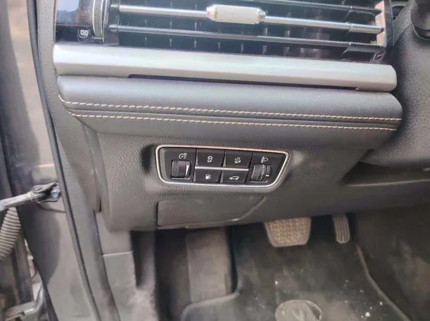 Car image 37