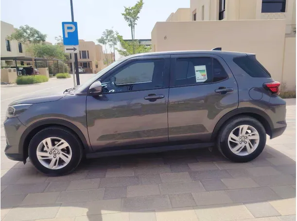 Car image 8