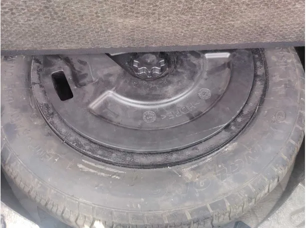 Car image 38
