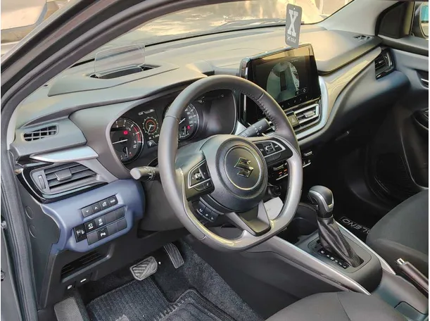 Car image 12