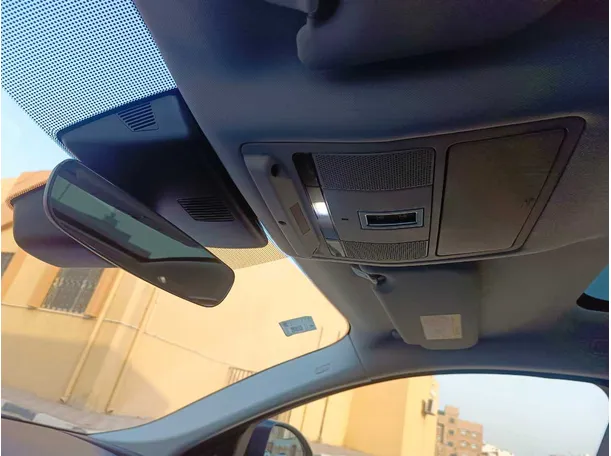 Car image 31