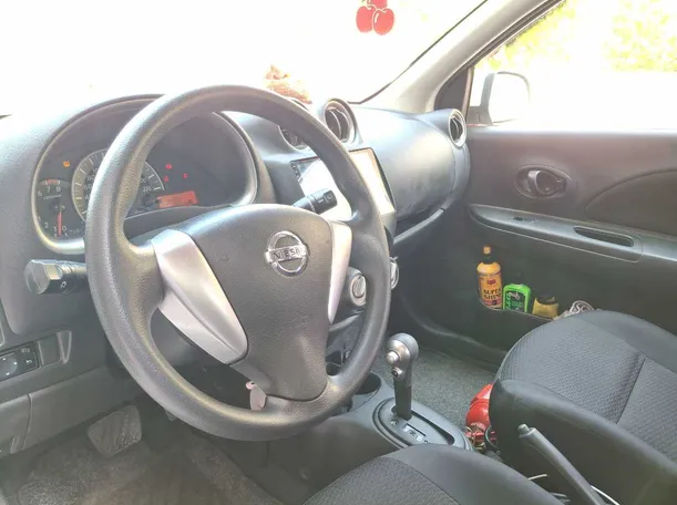 Car image 11