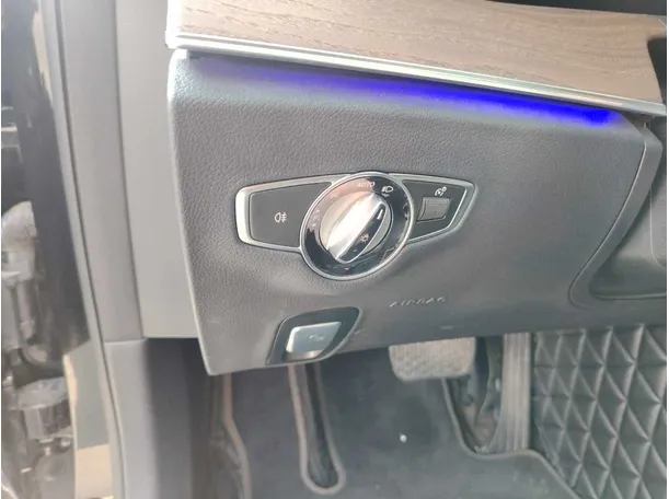 Car image 39