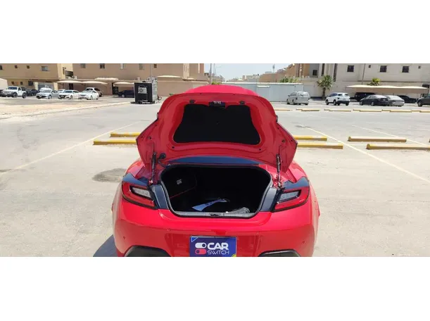 Car image 16